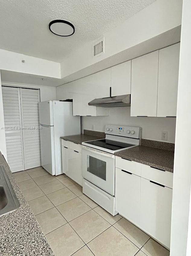 Hollywood, FL 33021,450 S Park Rd #5-208