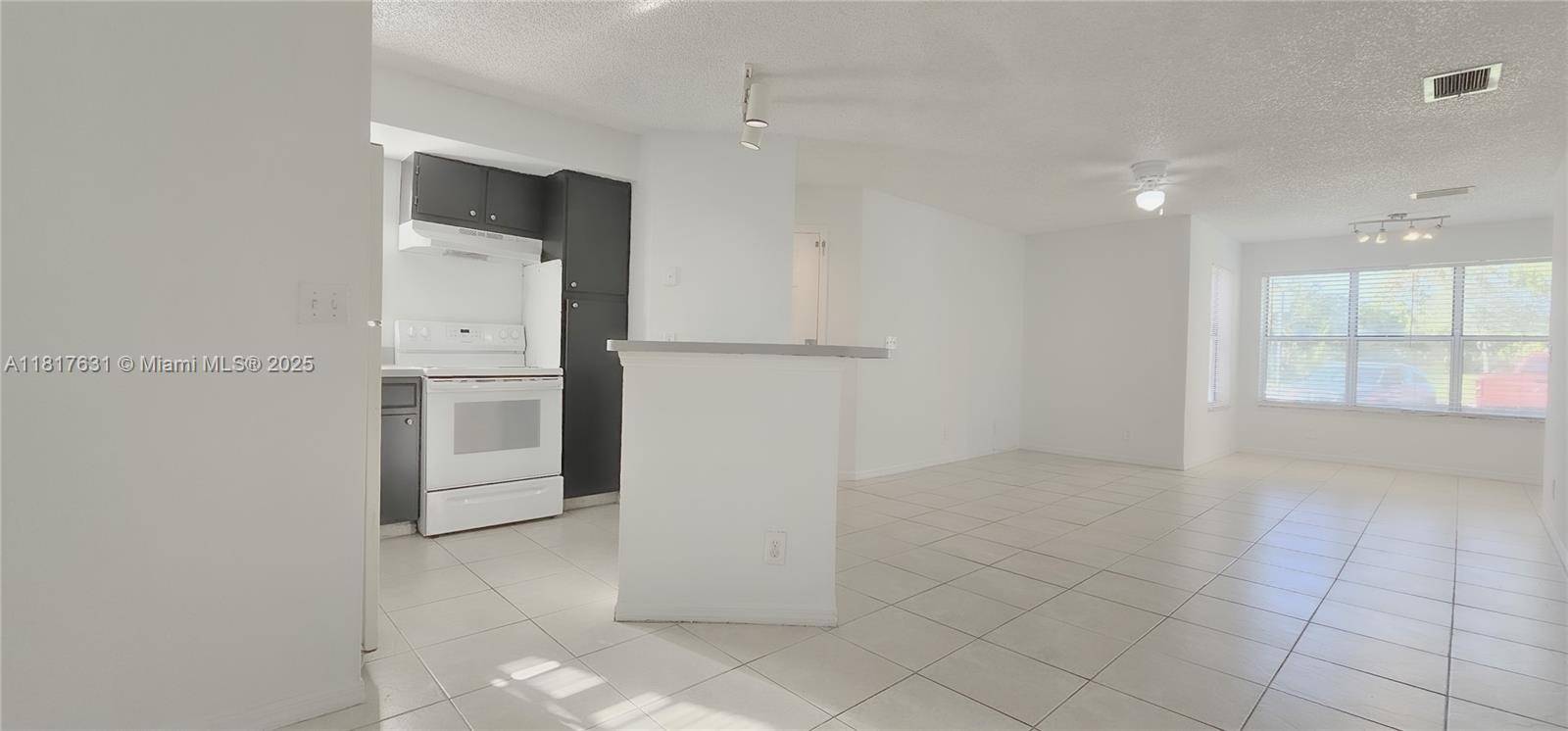Margate, FL 33063,3380 N Pinewalk Dr N #1117