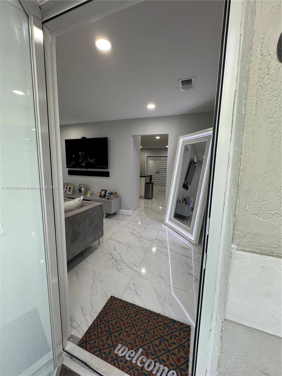 Sweetwater, FL 33174,11510 SW 7th St