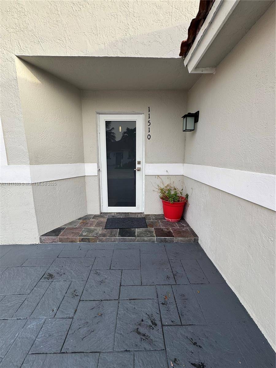 Sweetwater, FL 33174,11510 SW 7th St