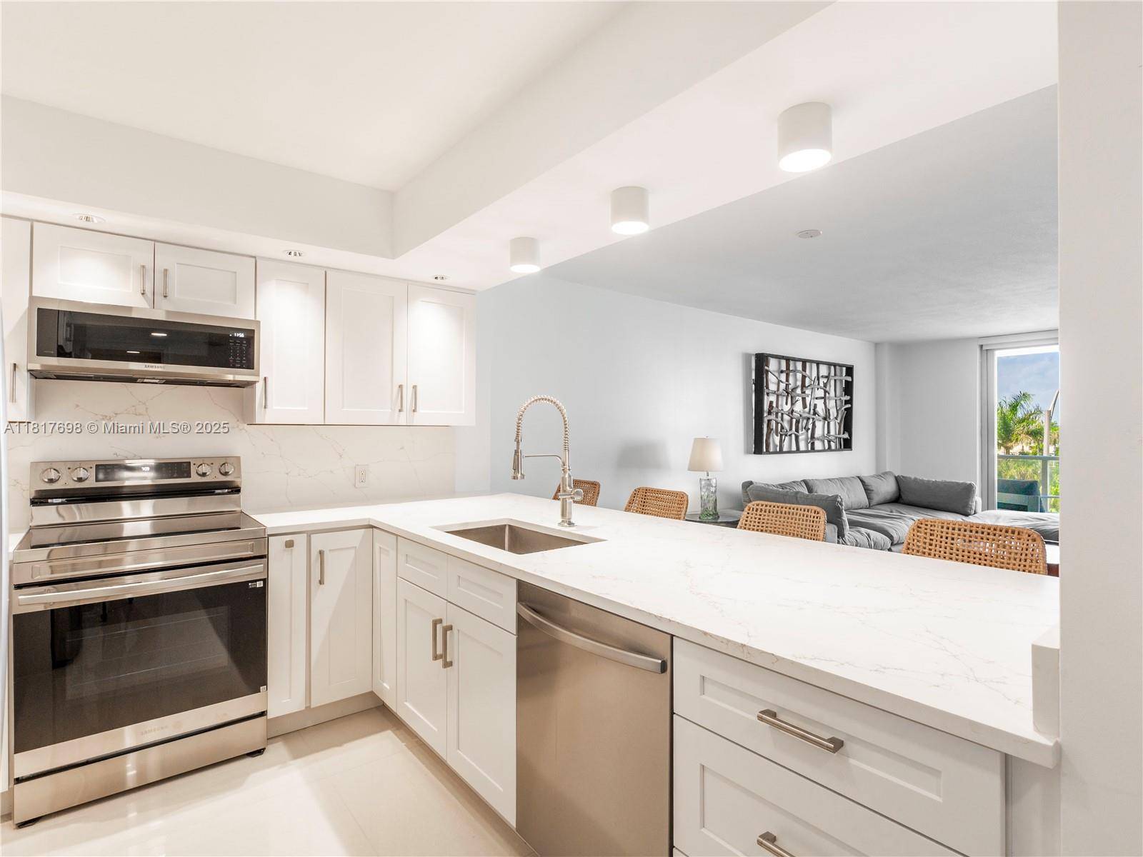 Miami Beach, FL 33140,5701 Collins Ave #307