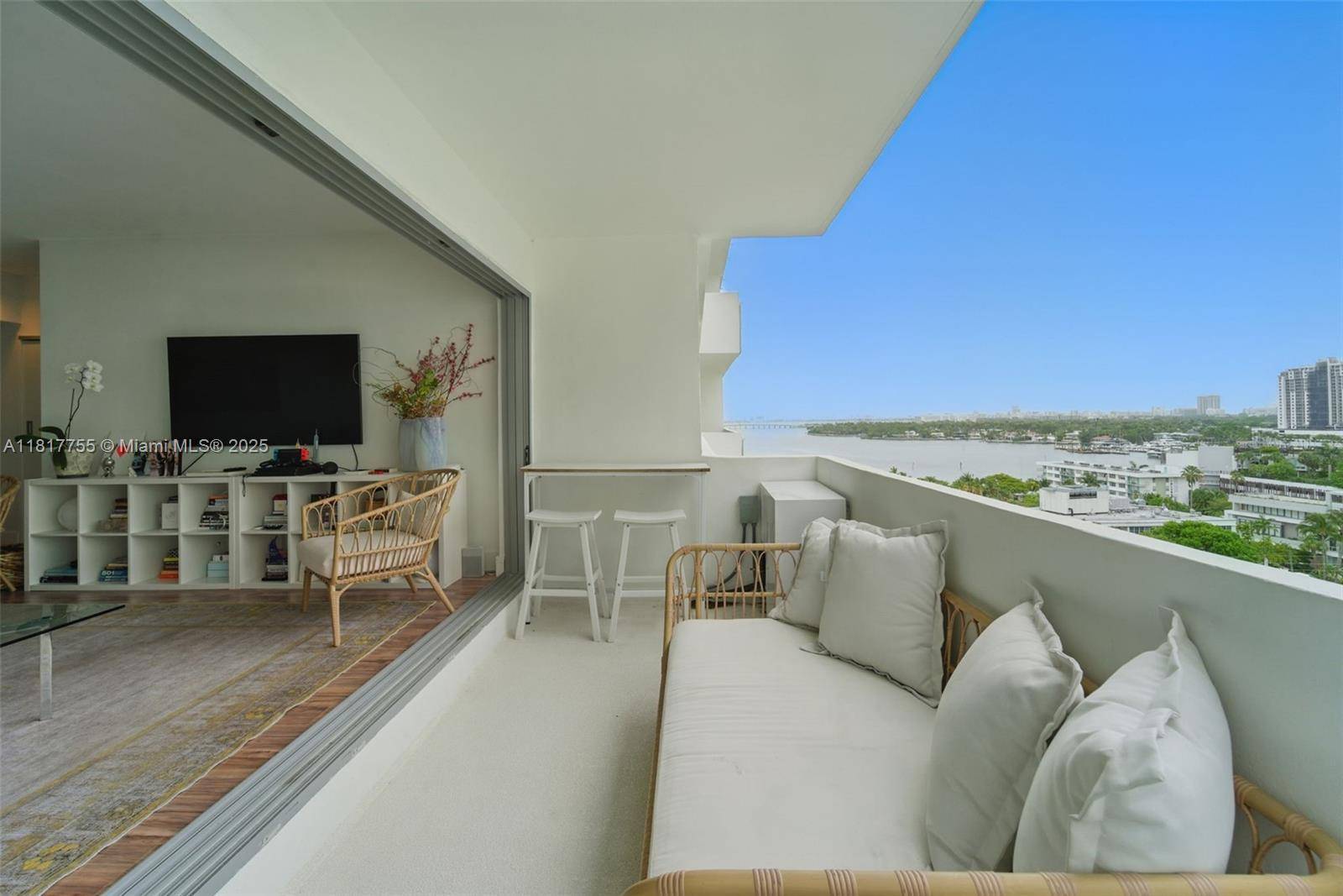 Miami Beach, FL 33139,3 Island Ave #12J