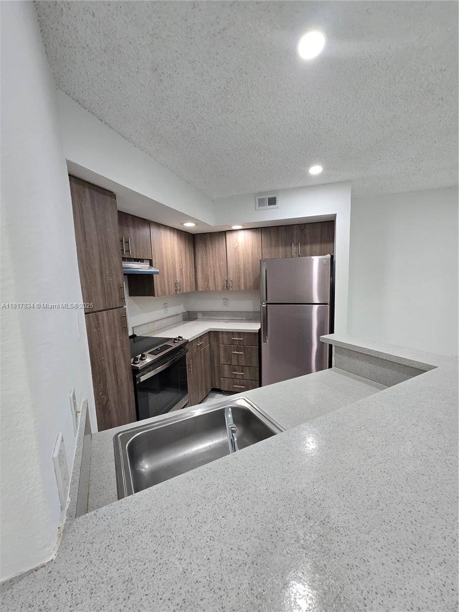 Sunrise, FL 33325,595 Vista Isles Dr #1913