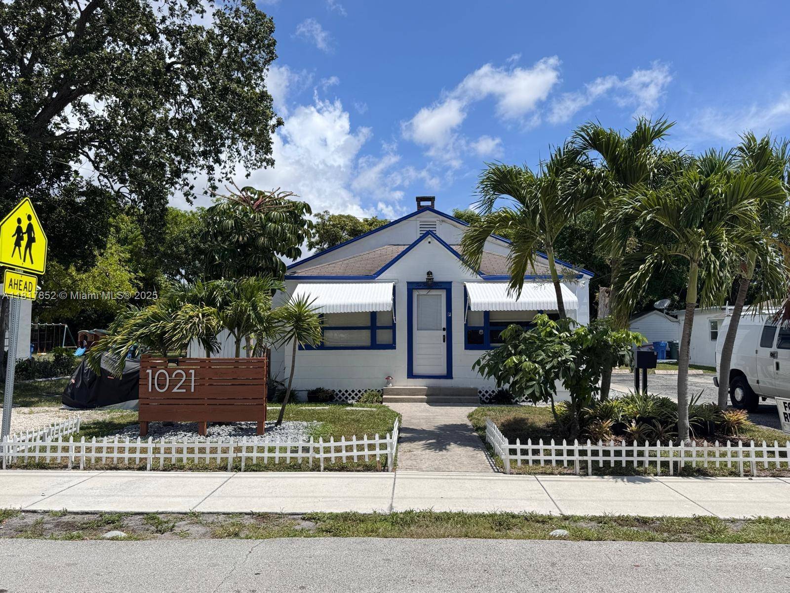 Oakland Park, FL 33334,1021 NE 33rd St #F2