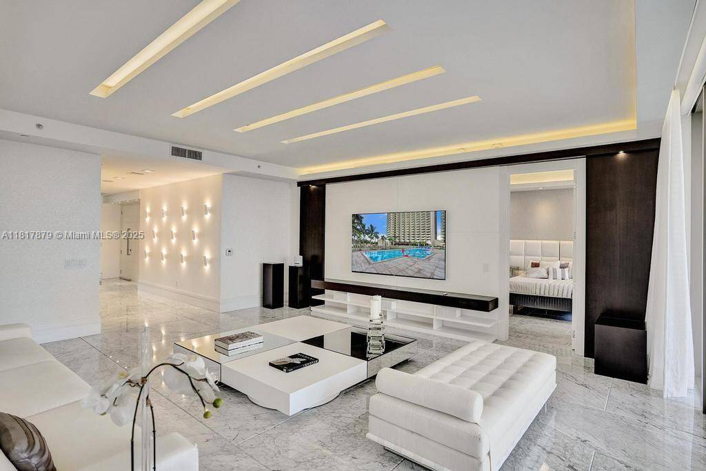 Bal Harbour, FL 33154,9705 Collins Ave #702N
