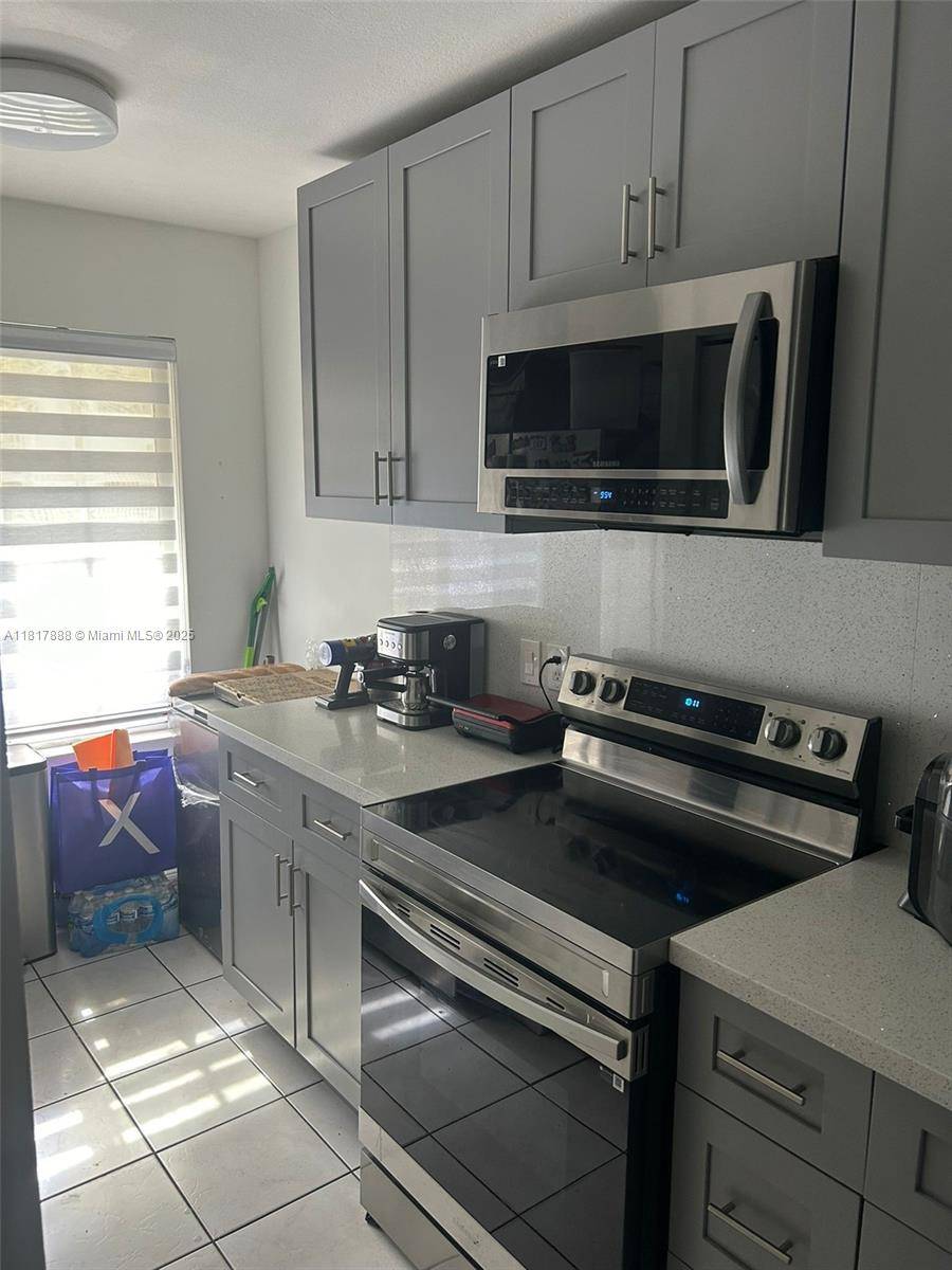 Miami, FL 33126,8310 NW 10th St #2