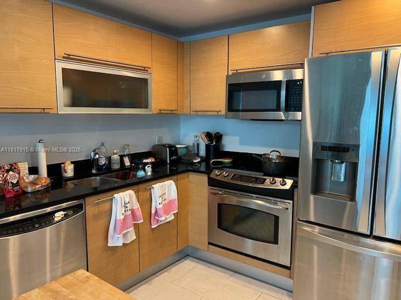 Miami, FL 33131,950 Brickell Bay Dr #1608