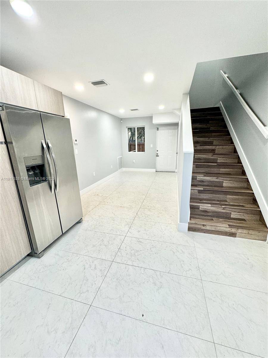 Fort Lauderdale, FL 33311,932 NW 2nd St
