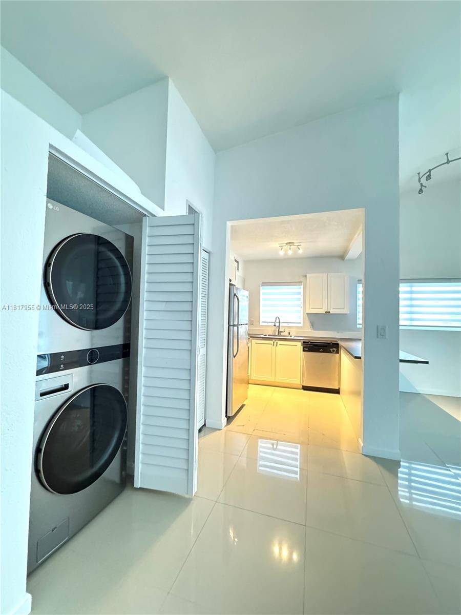 Miami Beach, FL 33141,8035 Crespi Blvd #4