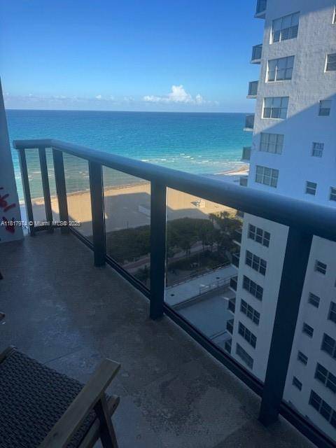 Miami Beach, FL 33140,6039 Collins Ave #1516