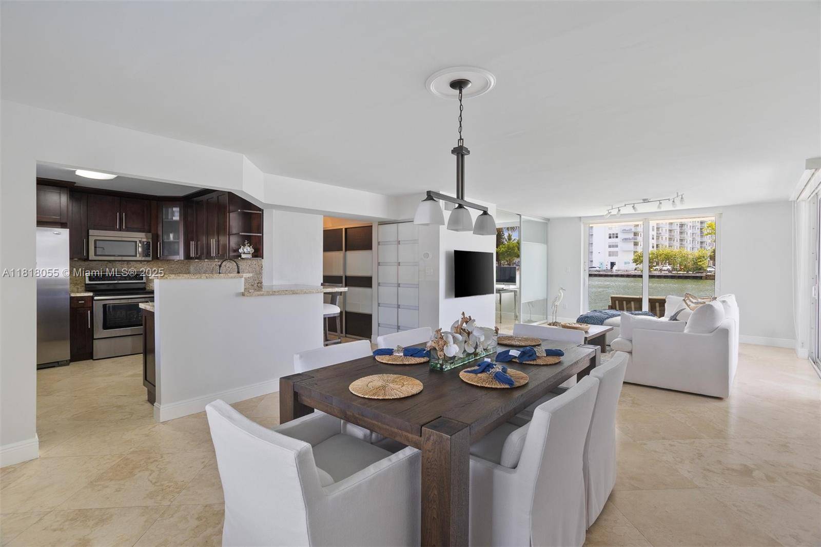 North Miami Beach, FL 33160,4000 NE 170th St #108