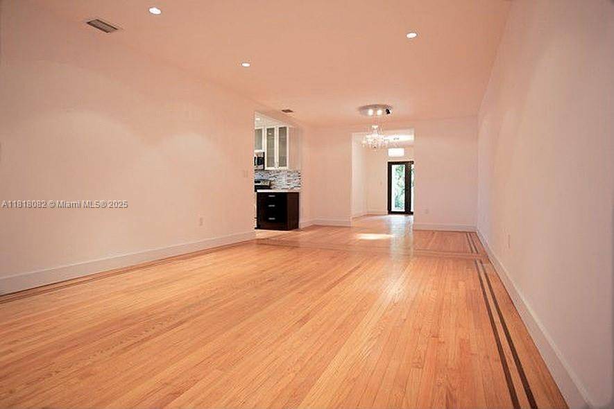 Coral Gables, FL 33134,1717 Cortez St #1717