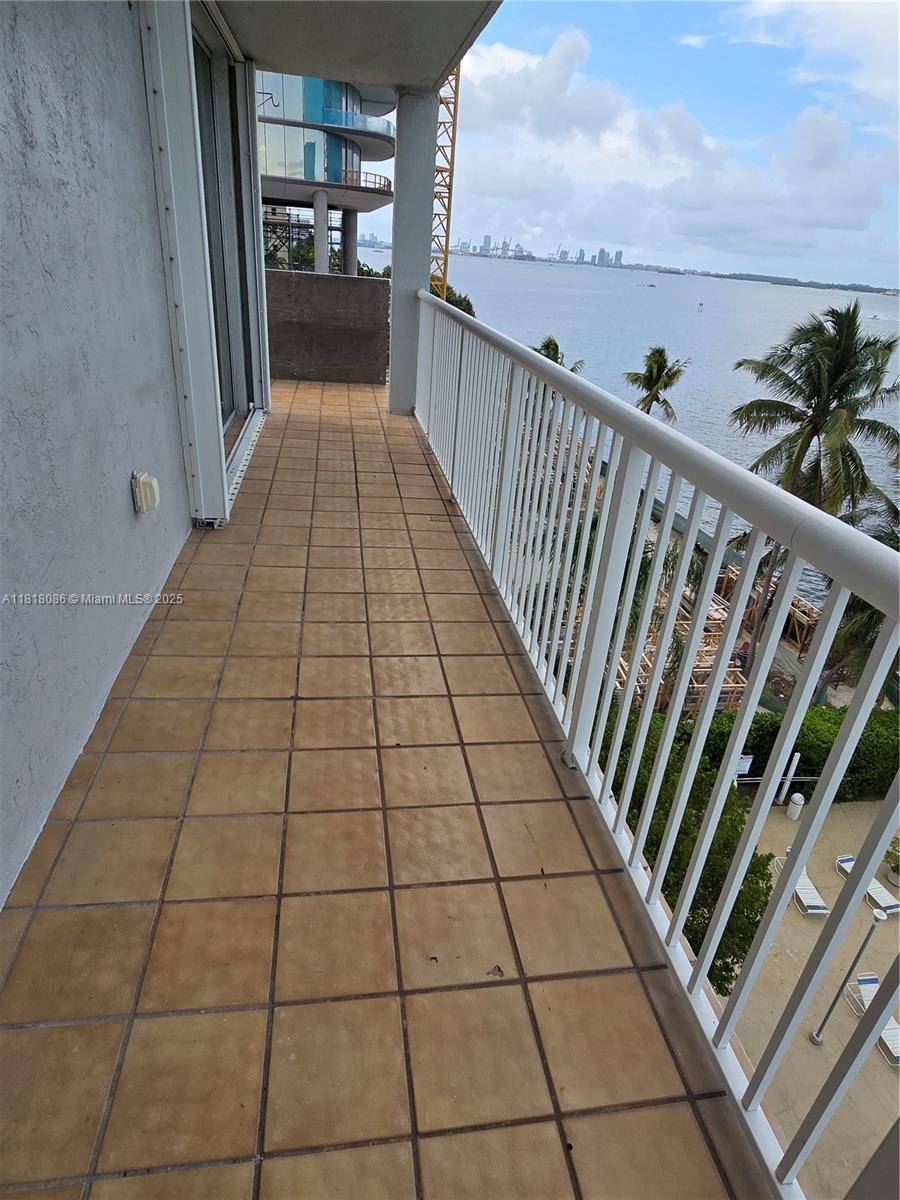 Miami, FL 33129,150 SE 25th Rd #6A