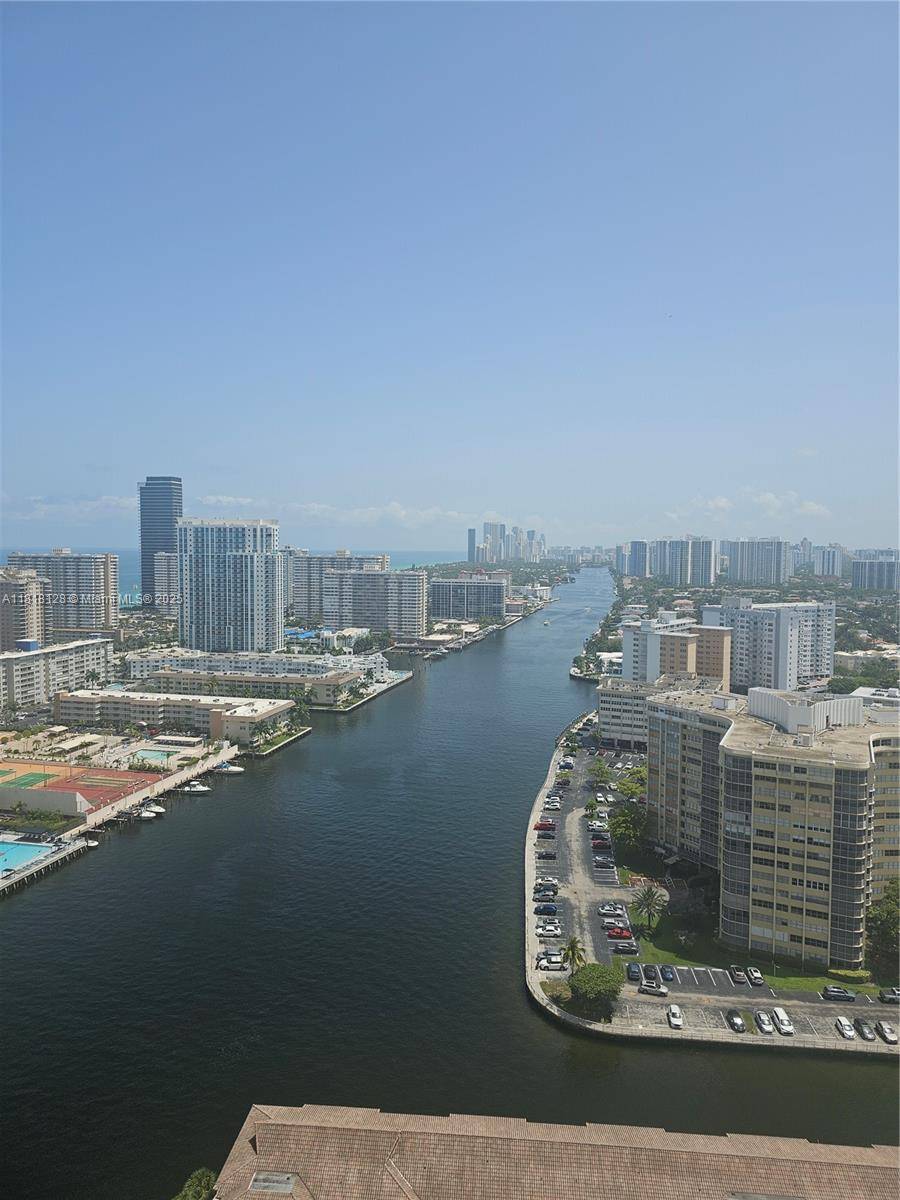 Hallandale Beach, FL 33009,2602 E Hallandale Beach Blvd #R2805