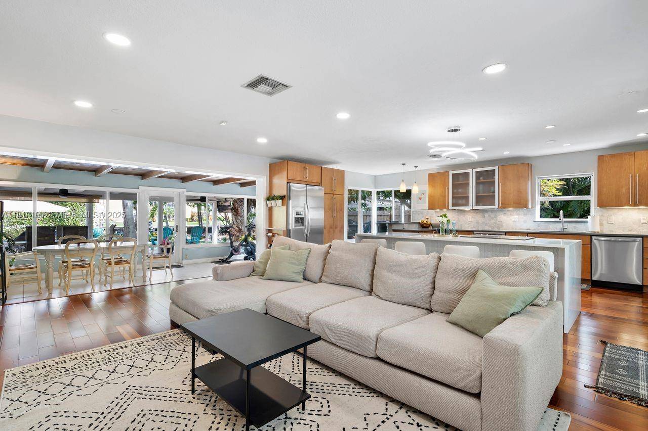 Wilton Manors, FL 33334,2837 NE 17th Ave