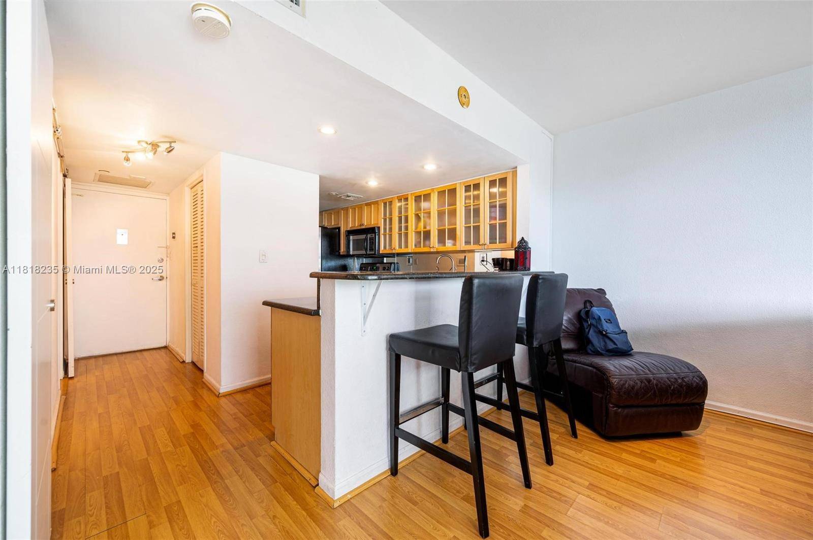 Miami Beach, FL 33139,1000 West Ave #208