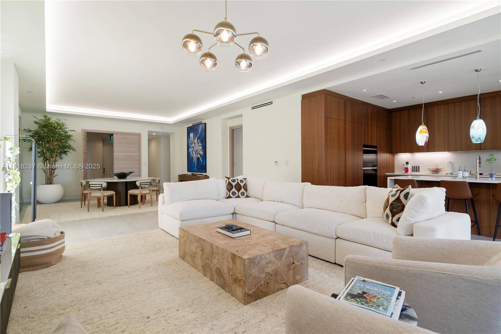 Coral Gables, FL 33134,515 Valencia Ave #203