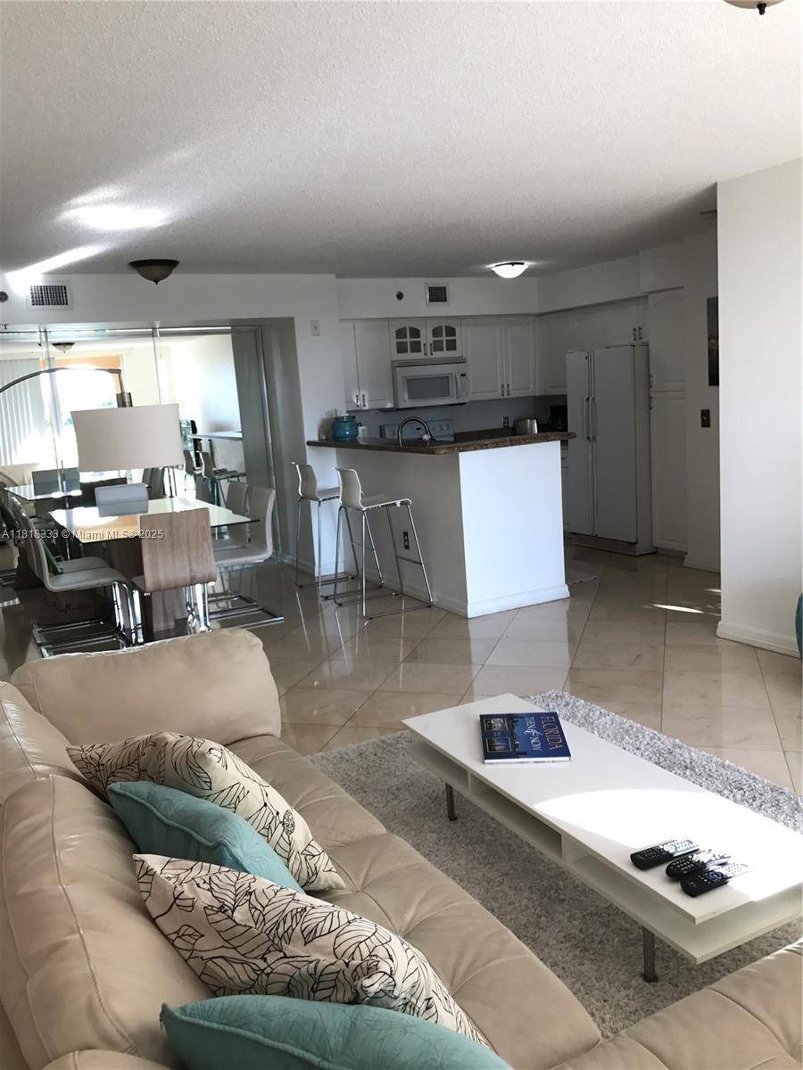 Aventura, FL 33180,19801 E Country Club Dr #4-603