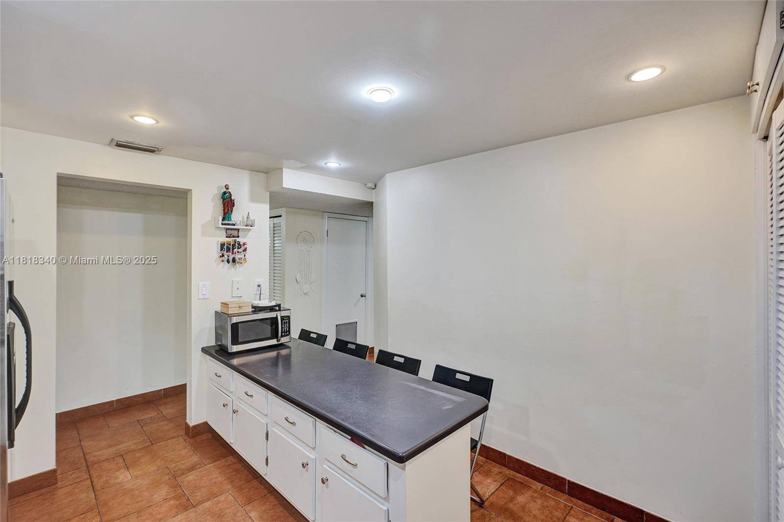 Aventura, FL 33180,20441 NE 30th Ave #116-9