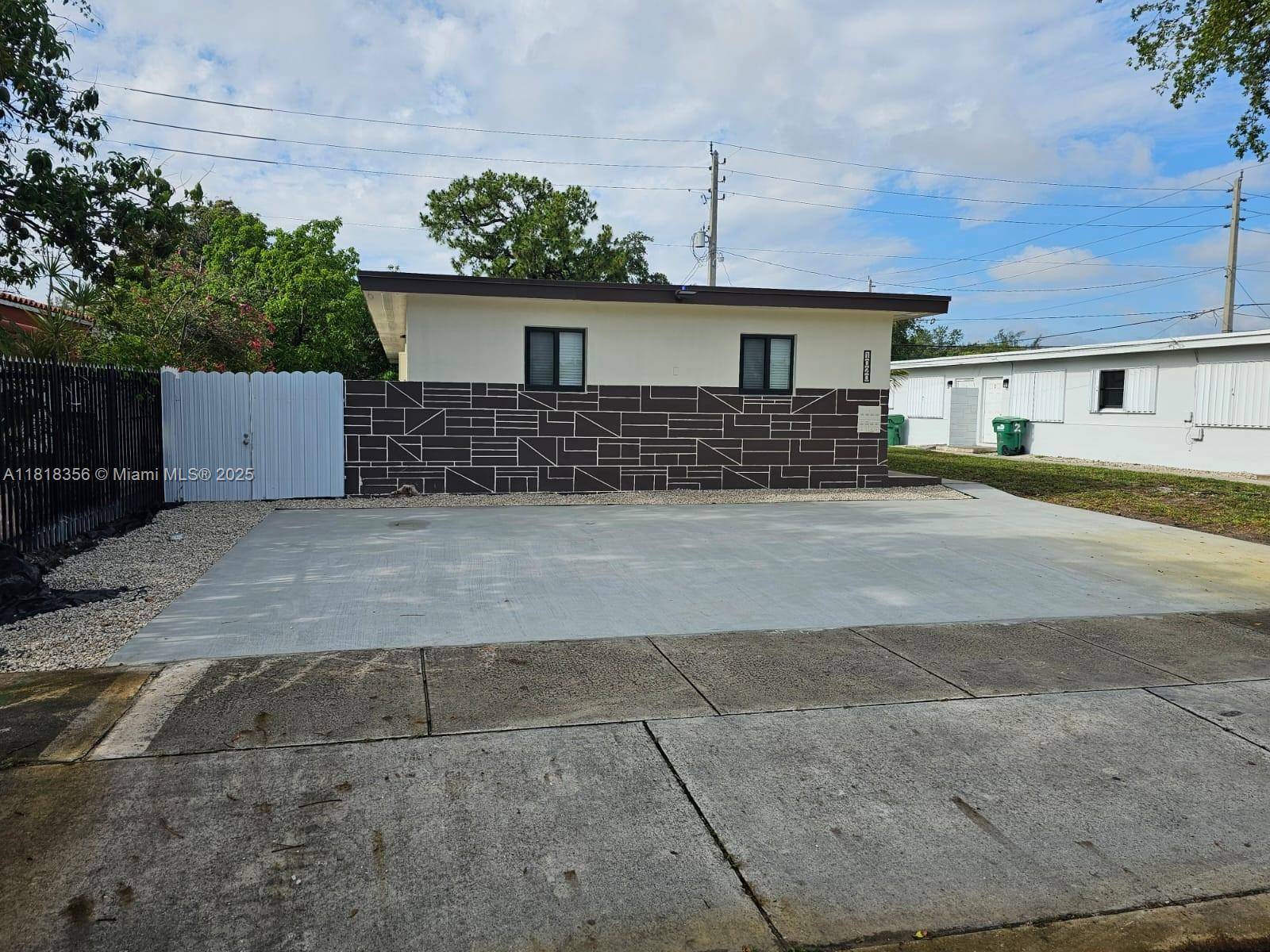 Opa-locka, FL 33054,1020 Opa Locka Blvd #4