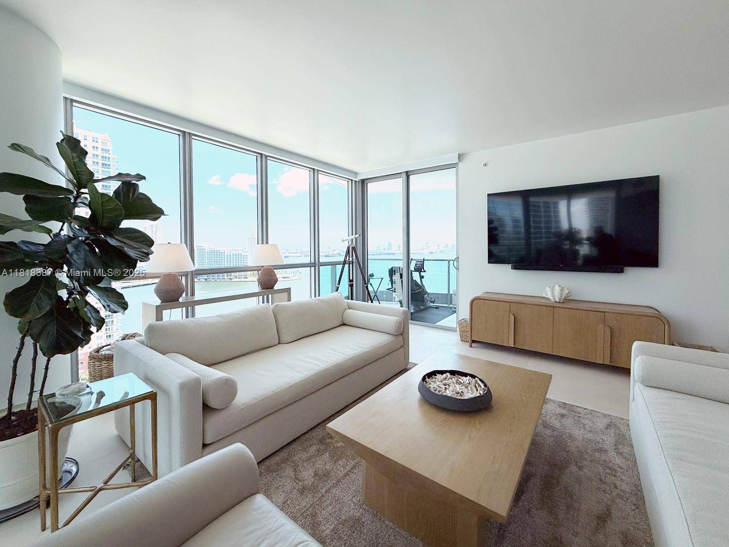 Miami, FL 33131,1331 Brickell Bay Dr #2002