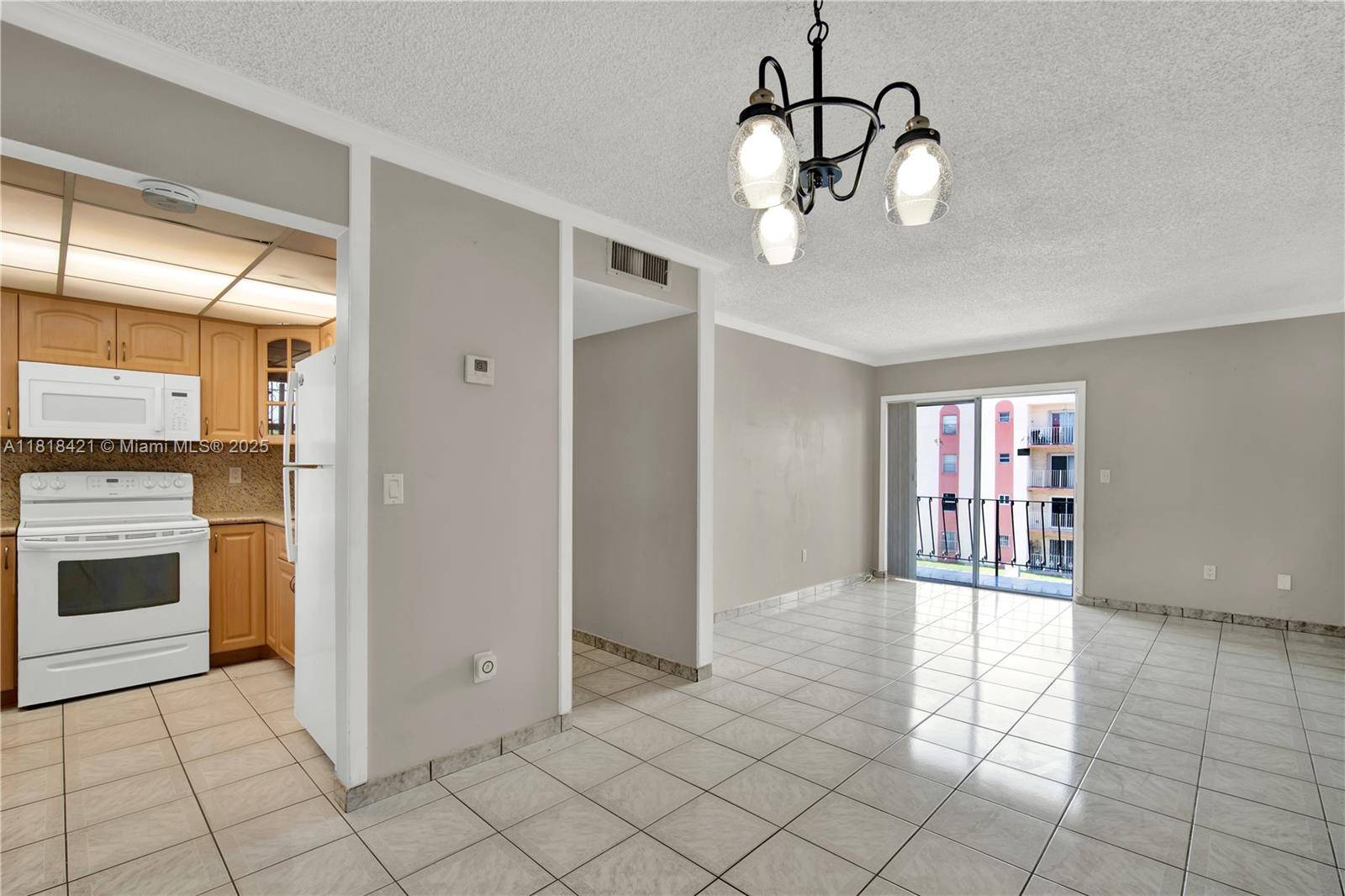 Miami, FL 33144,6825 W Flagler St #303