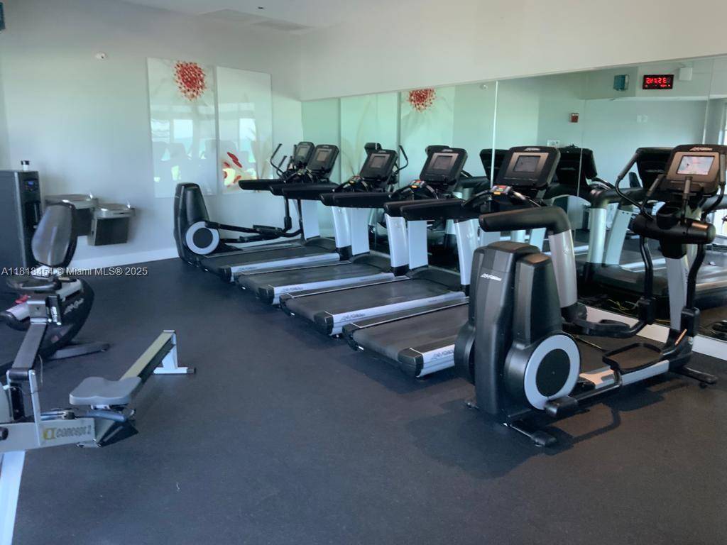 Sunny Isles Beach, FL 33160,17201 Collins Ave #2704