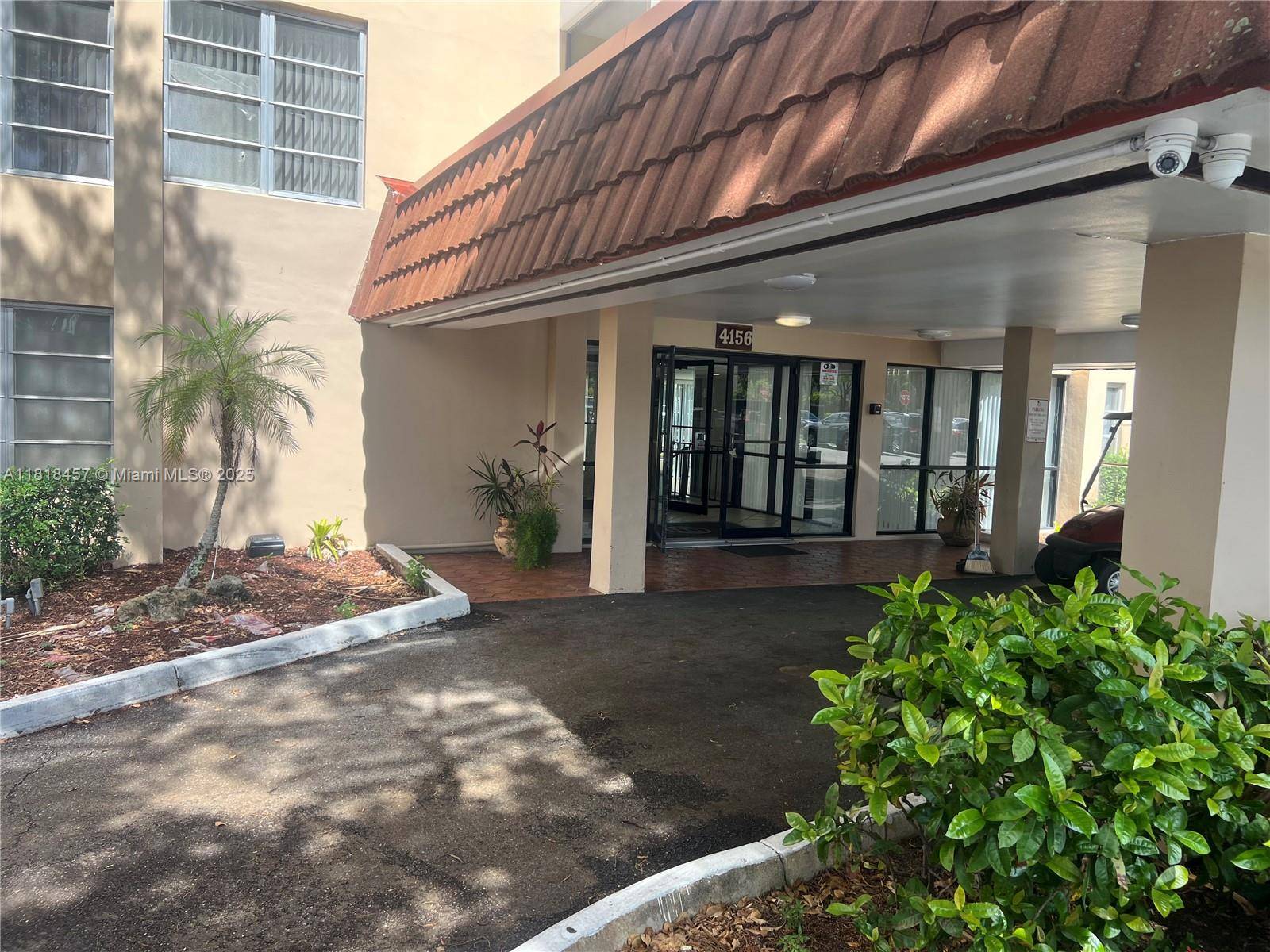 Lauderhill, FL 33319,4156 Inverrary Dr #309
