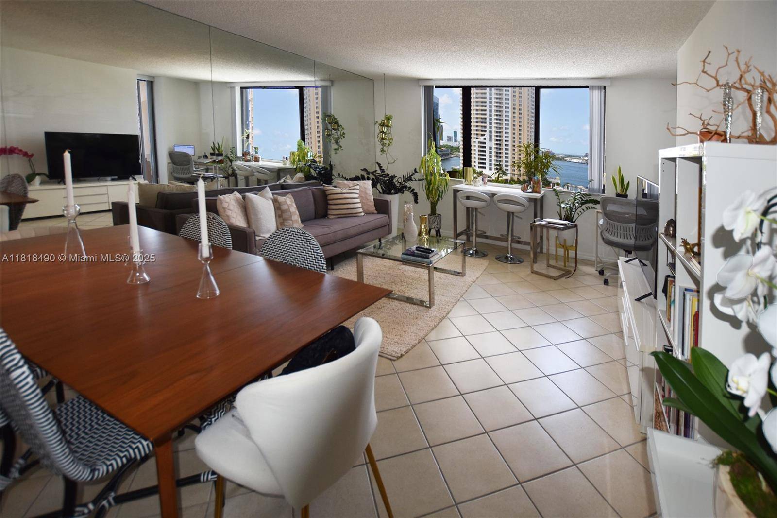 Miami, FL 33131,540 Brickell Key Dr #1522