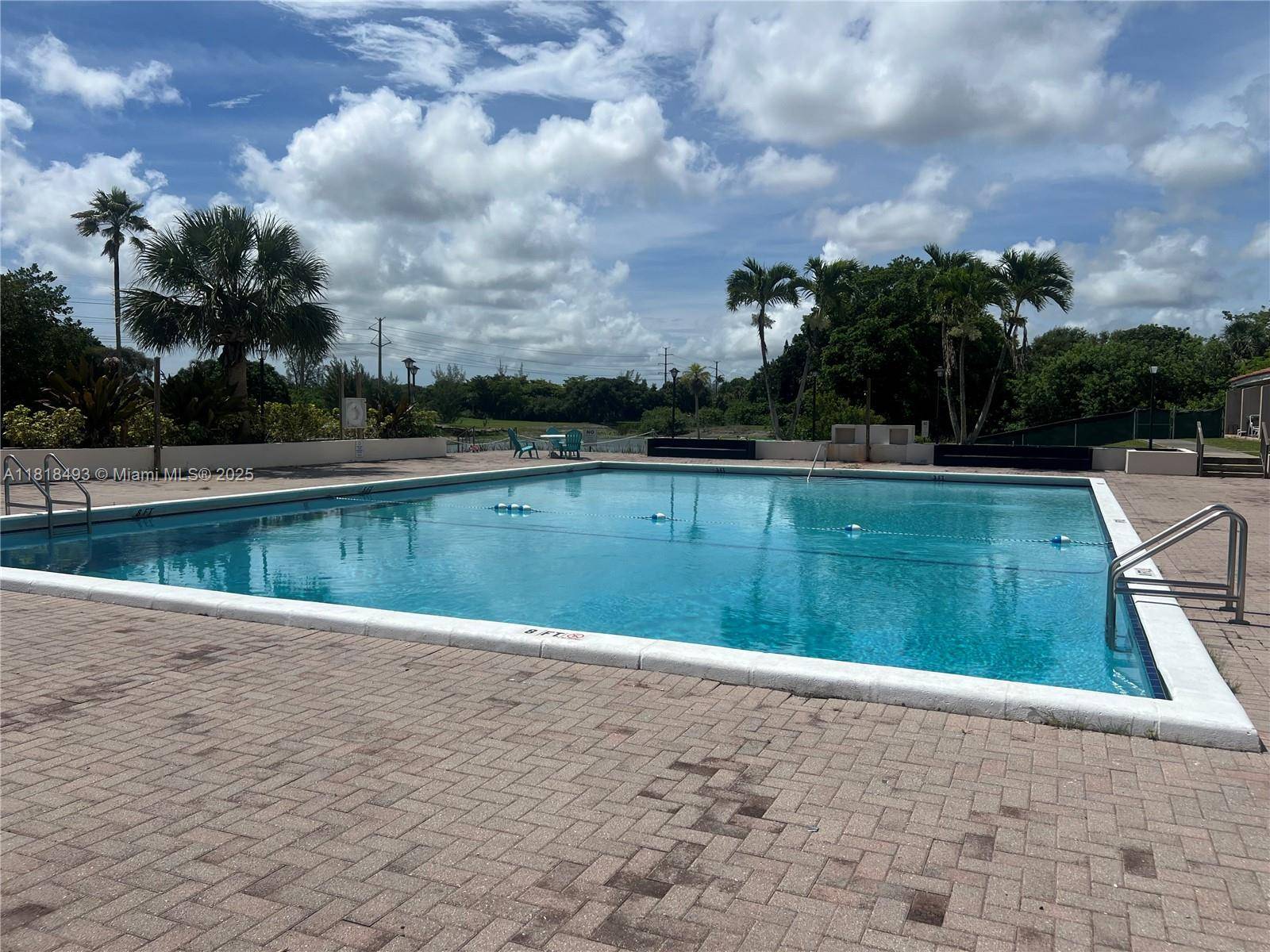 Lauderhill, FL 33319,4160 Inverrary Dr #306