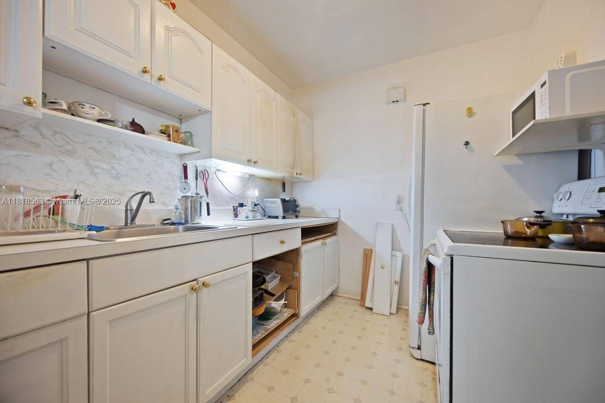West Palm Beach, FL 33405,841 Highland Dr