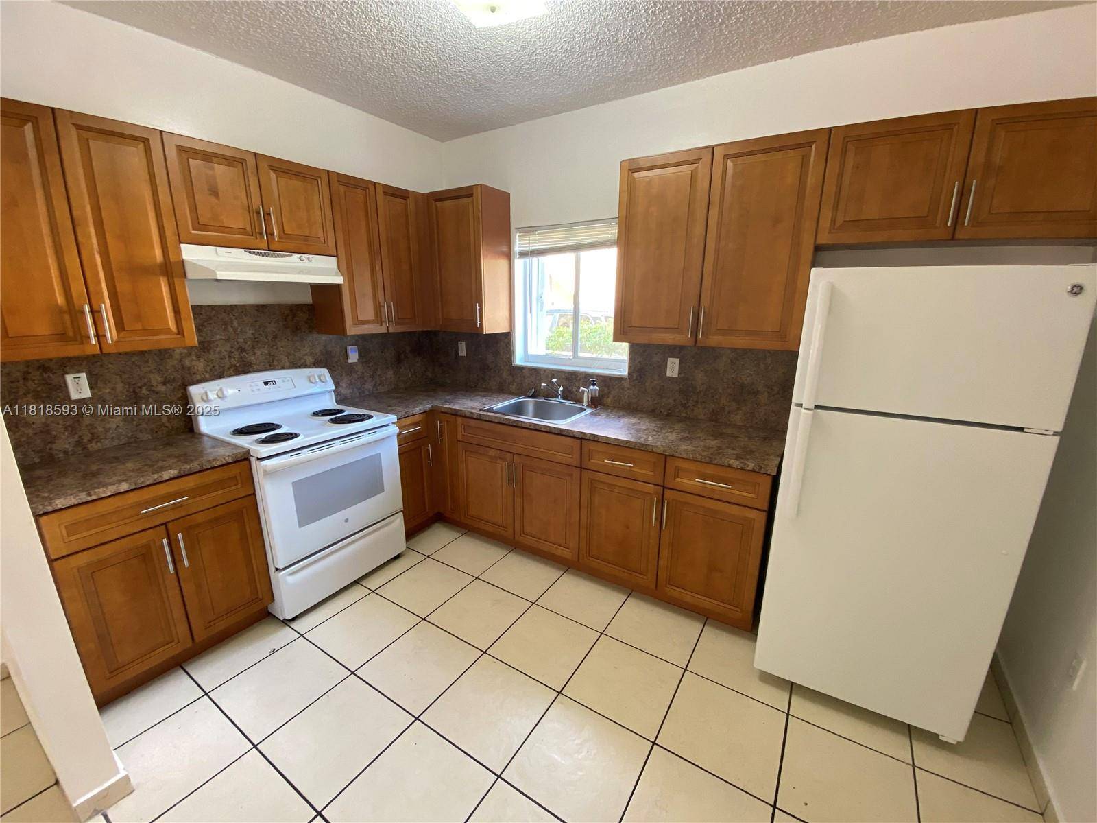 Miami, FL 33130,452 SW 10th St #2