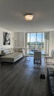 North Miami, FL 33181,2000 NE 135th St #509