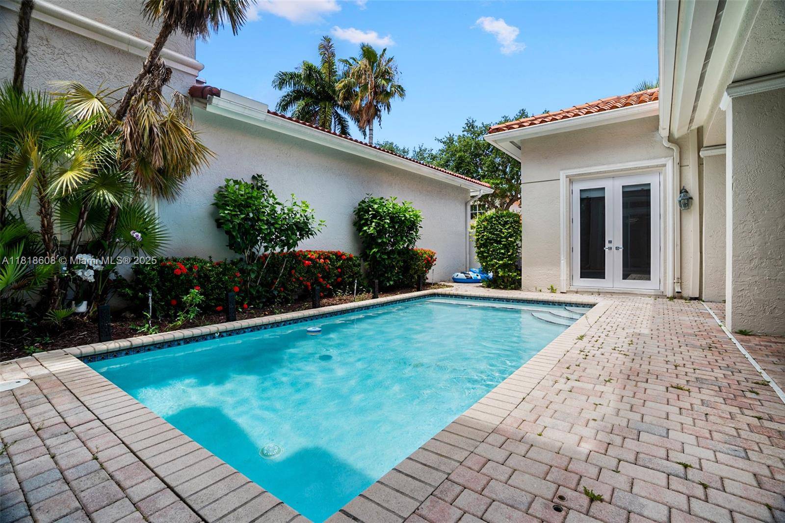 Hollywood, FL 33019,1580 Shoreline Way