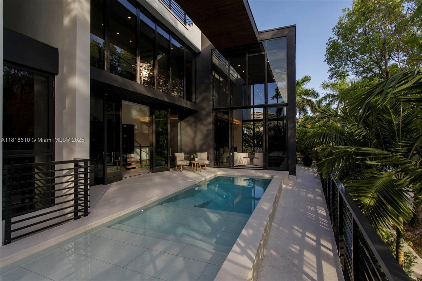 Miami, FL 33133,3571 Fair Isle St