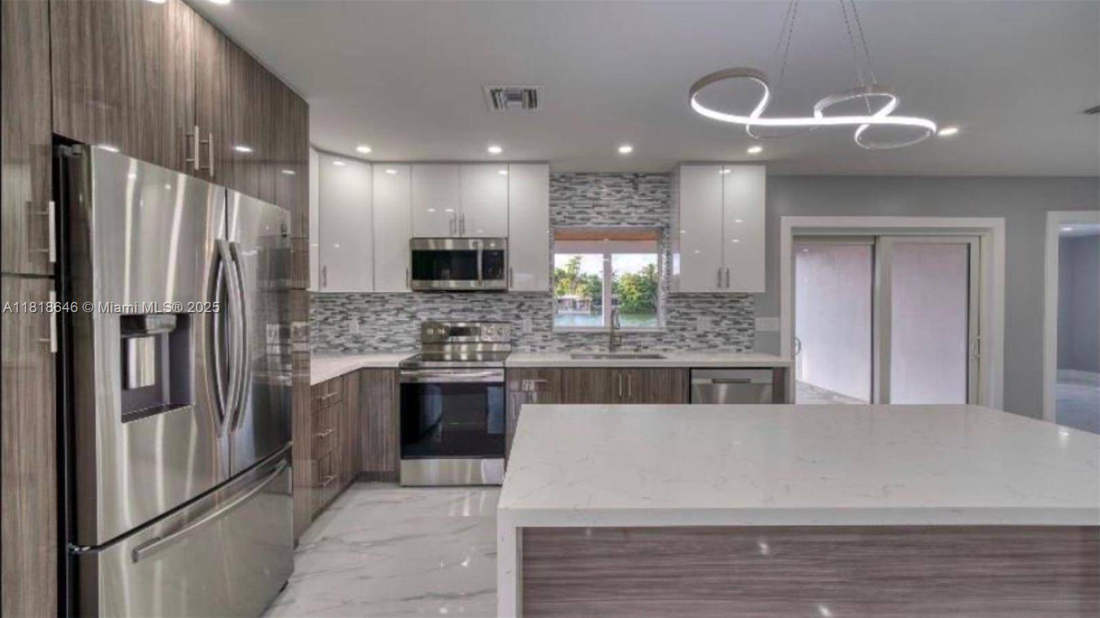 Hallandale Beach, FL 33009,728 SW 4th St