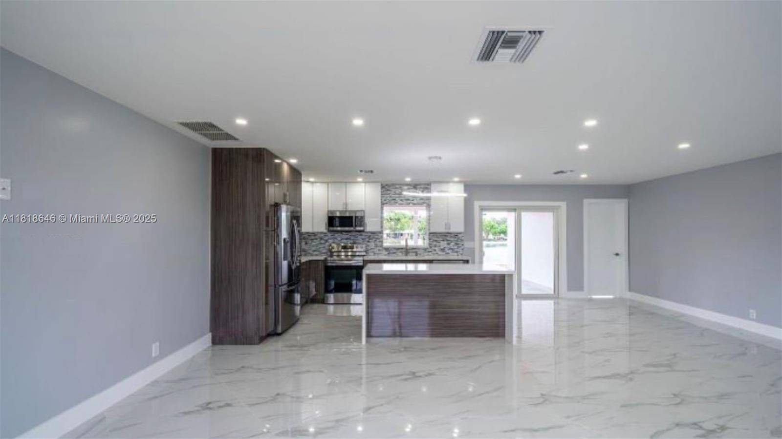 Hallandale Beach, FL 33009,728 SW 4th St