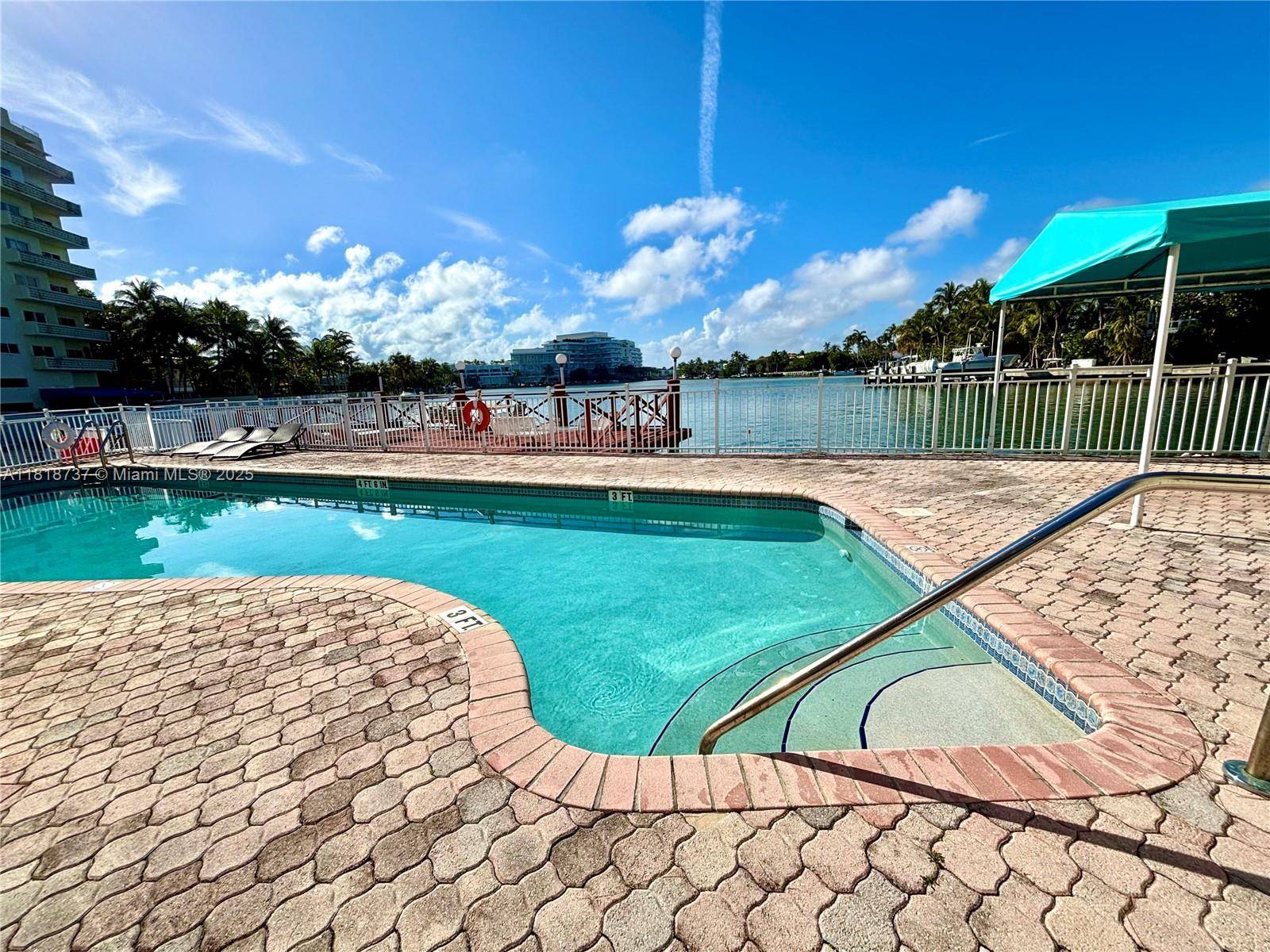 Miami Beach, FL 33140,4740 Pine Tree Dr #28