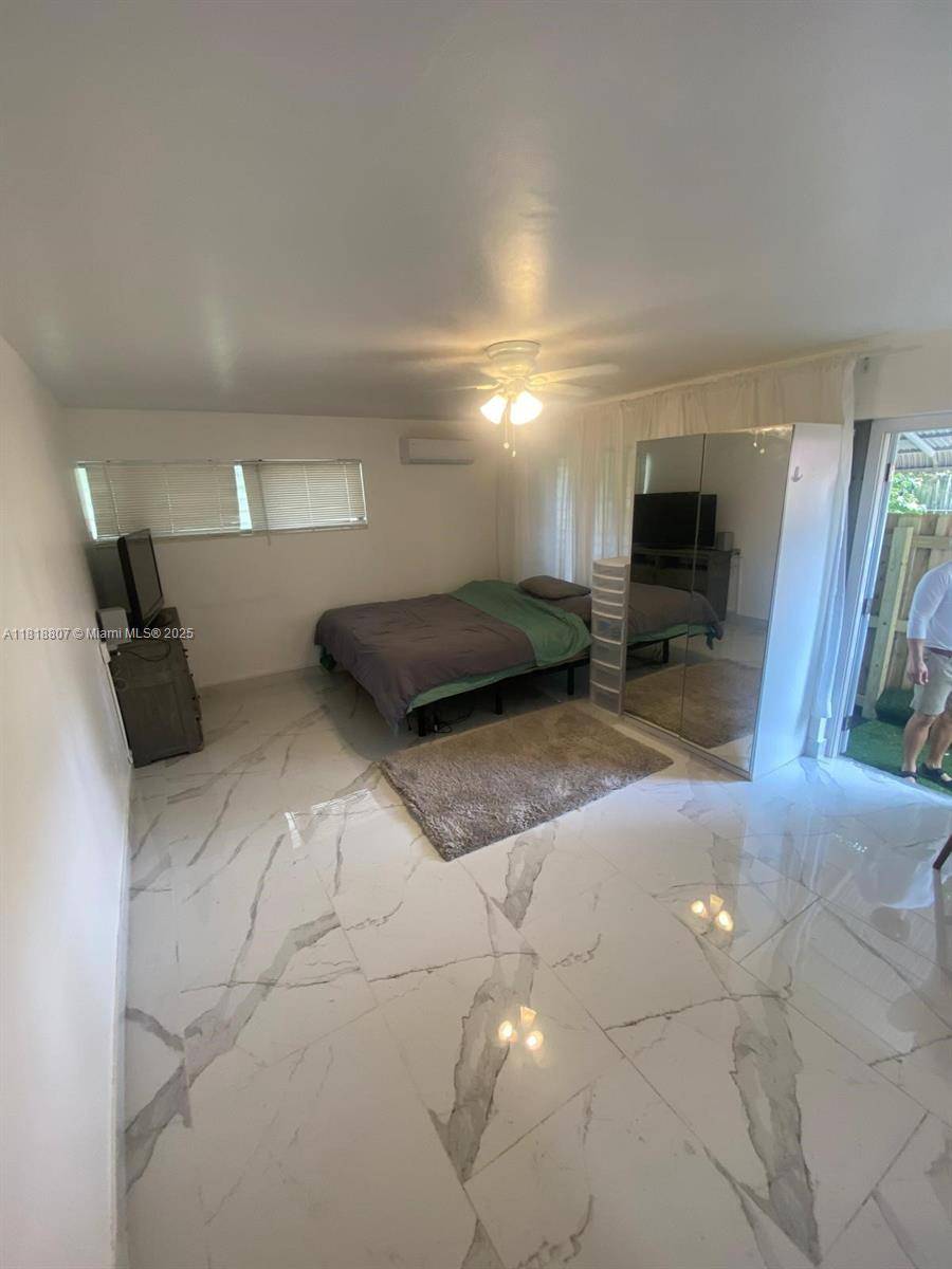 Hollywood, FL 33020,2631 Fillmore St ##2