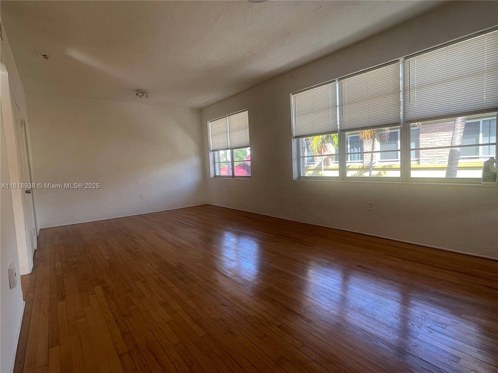 Miami Beach, FL 33141,6945 Rue Vendome #3