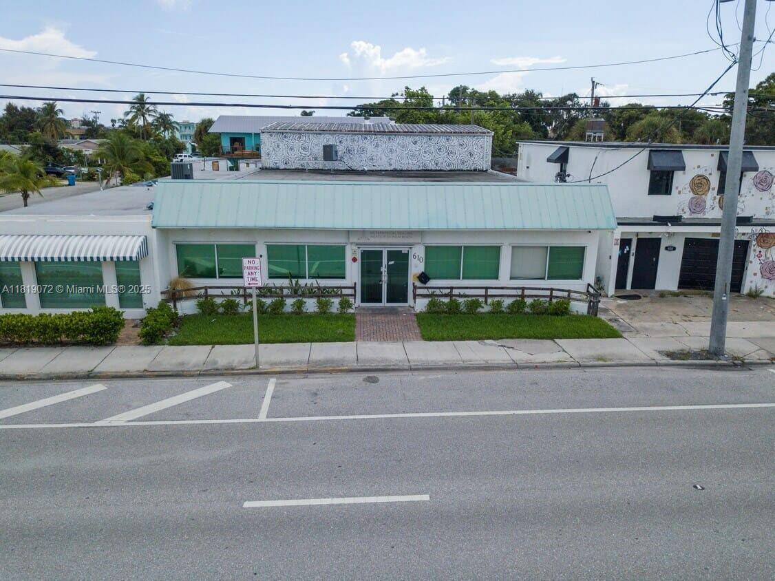 Lantana, FL 33462,610 N Dixie Hwy