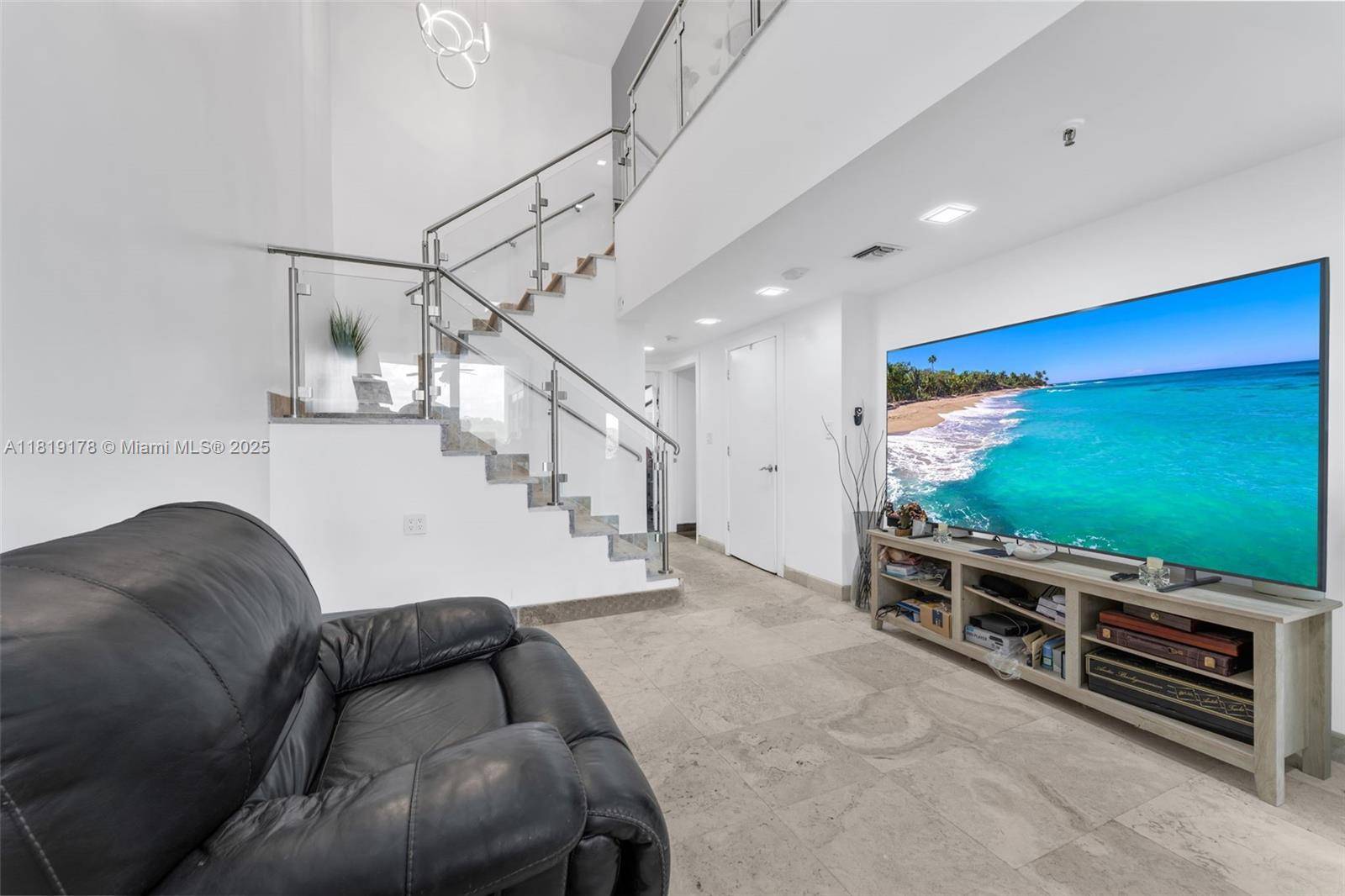 Sunny Isles Beach, FL 33160,454 Poinciana Dr #1621