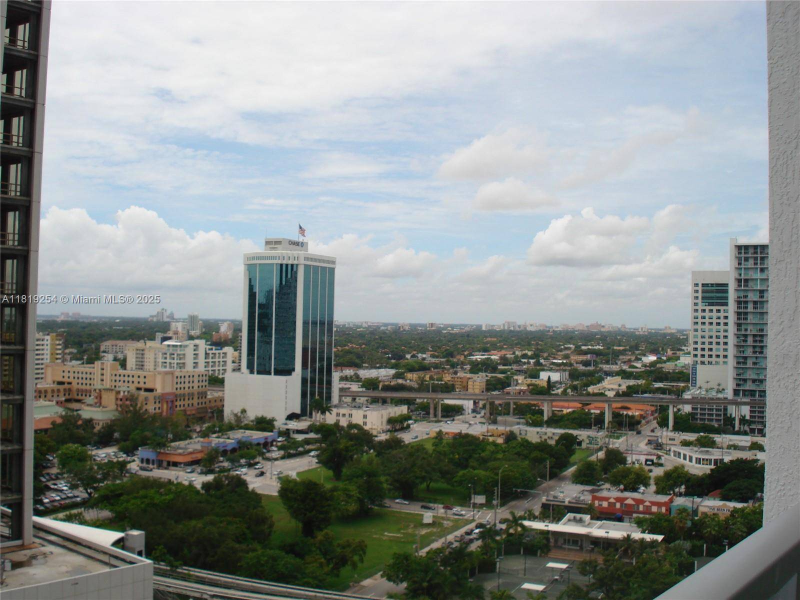 Miami, FL 33131,500 Brickell Ave #2008