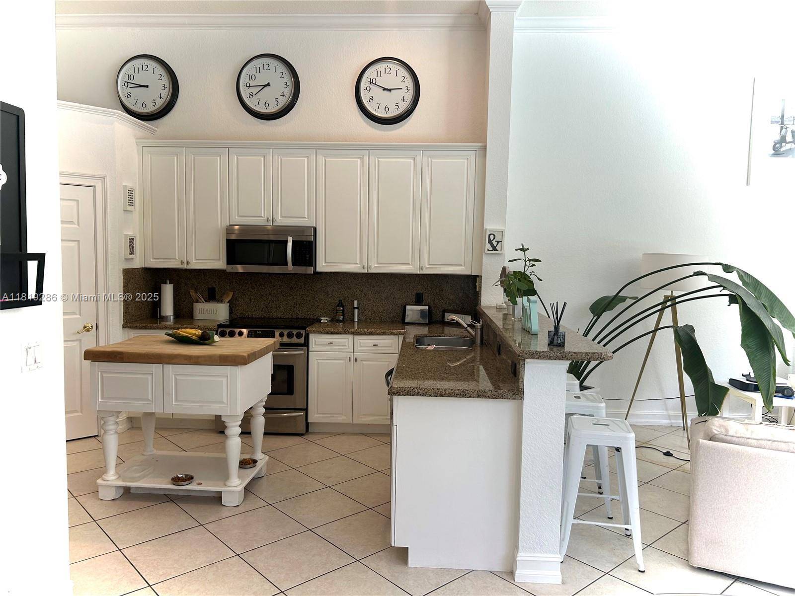 Weston, FL 33327,2492 Eagle Run Dr
