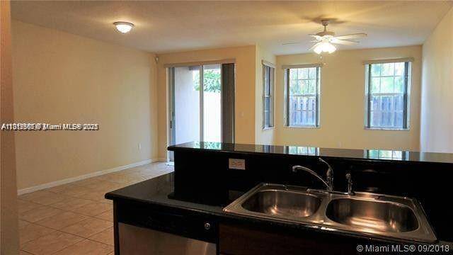 Sunrise, FL 33326,233 Las Brisas Cir #233