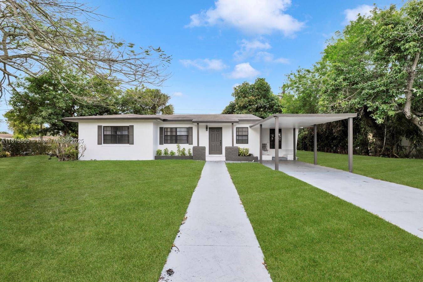 North Miami Beach, FL 33162,950 NE 163rd St
