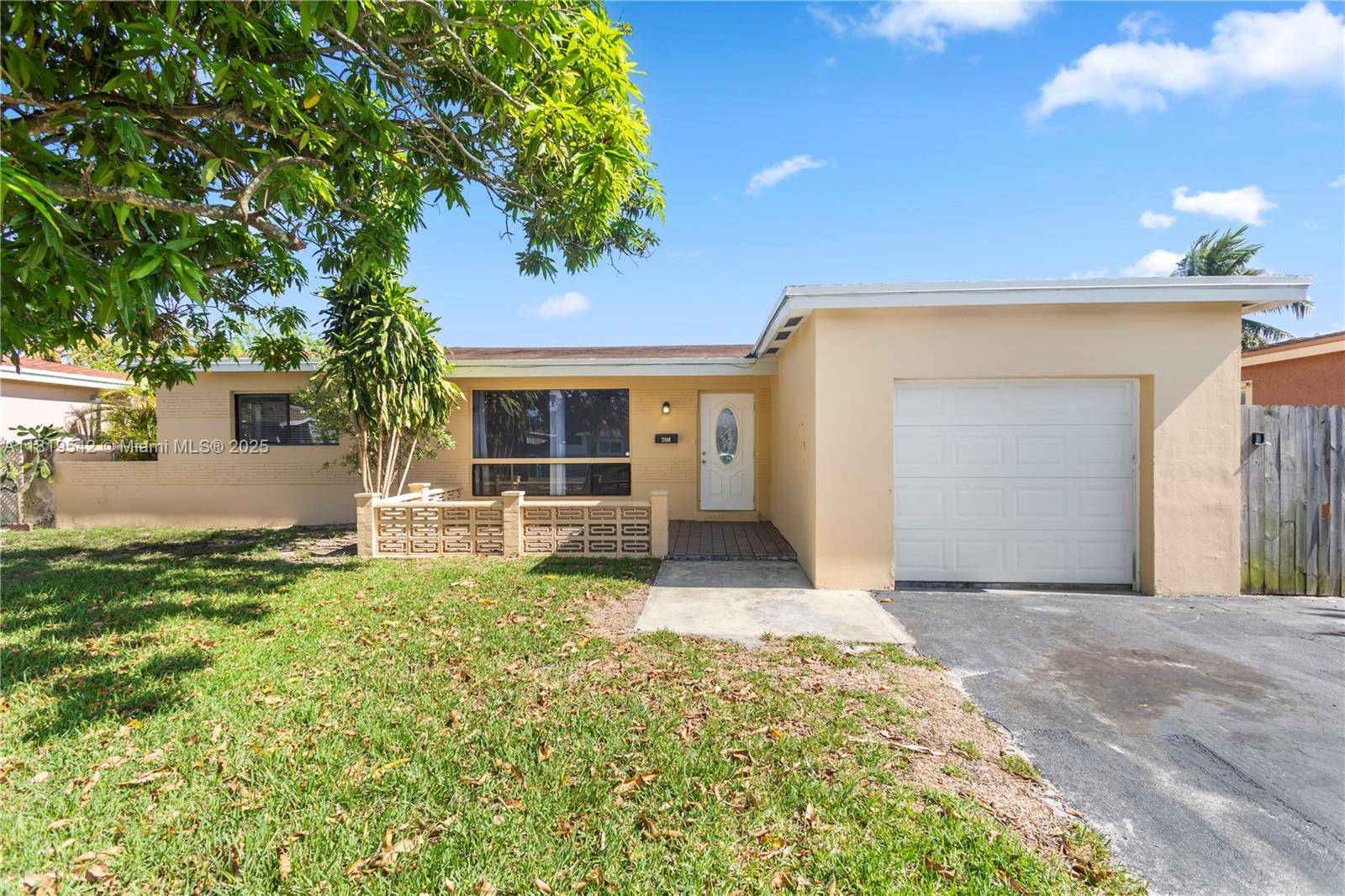 Miramar, FL 33023,7816 Juniper St