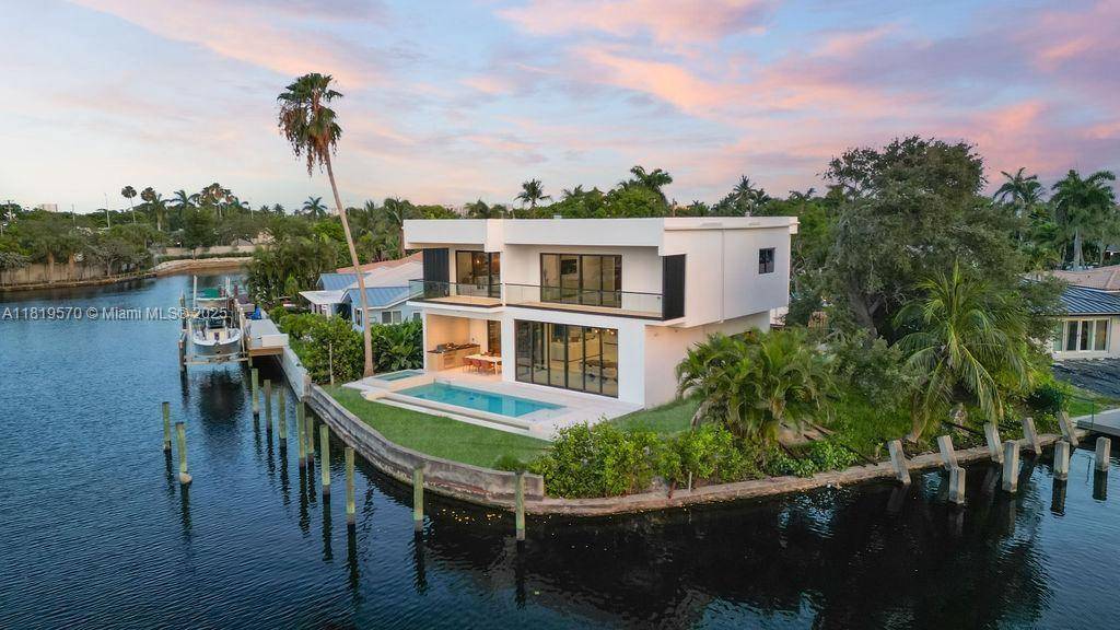 Wilton Manors, FL 33305,2033 NE 22nd St