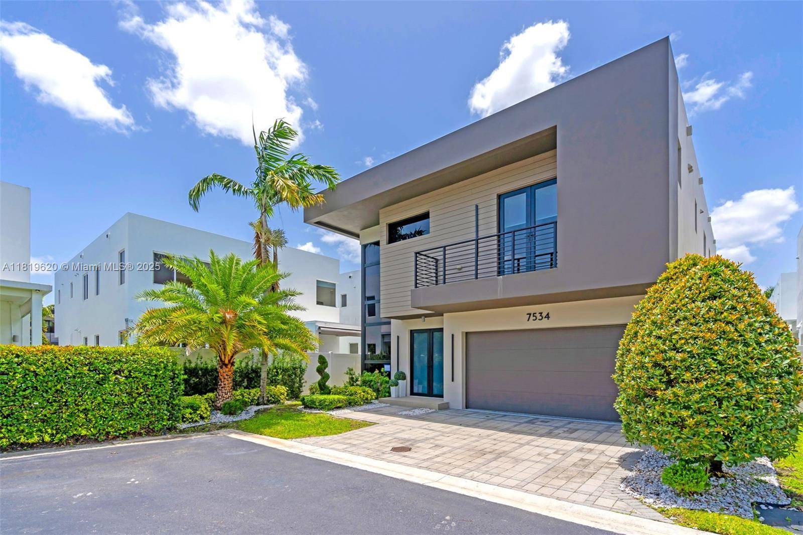 Doral, FL 33178,7534 NW 98th Ave