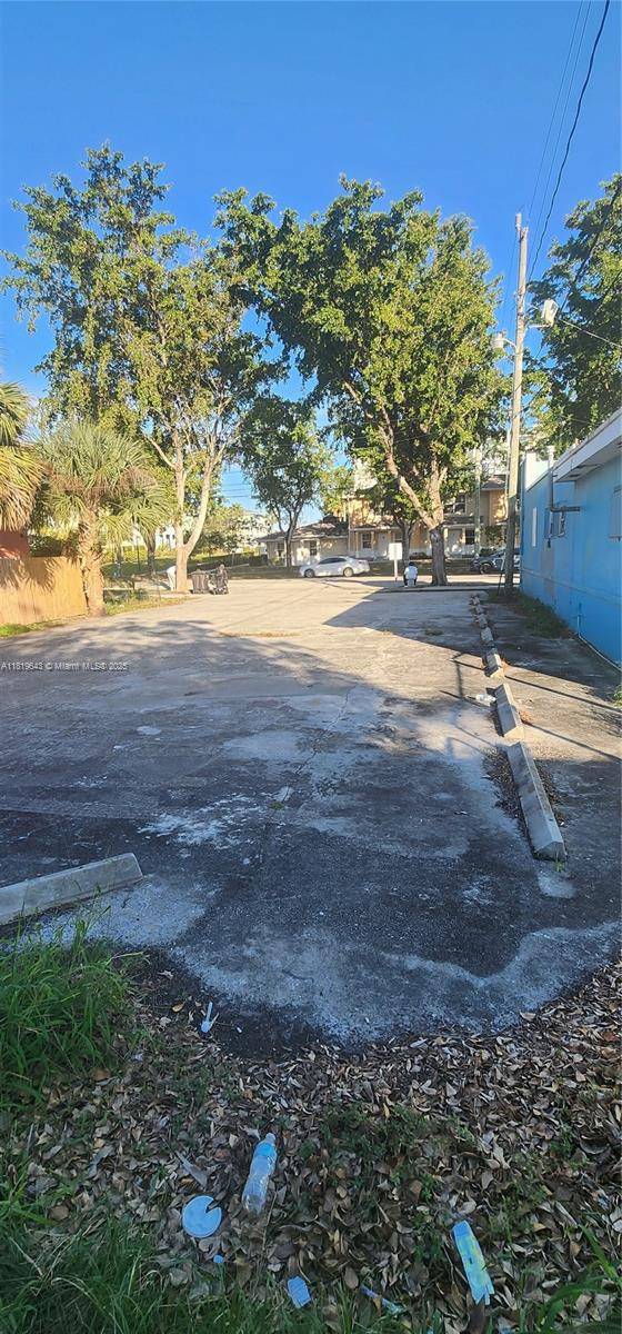 West Palm Beach, FL 33407,1881 N Tamarind Ave